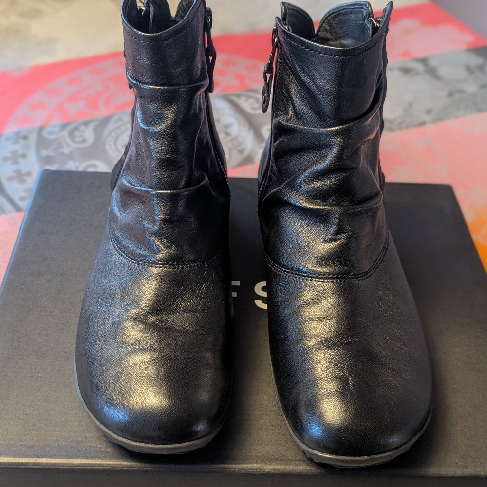 Josef Seibel Naly 24 Light-weight Bootie